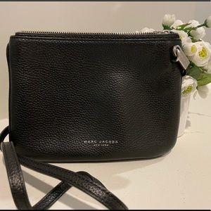 Marc Jacobs multi-pocket cross body